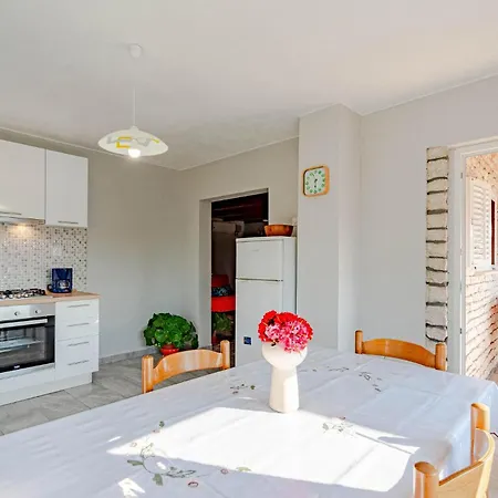 Holiday Home Tankaraca Bb Croatia Otocic Osjak